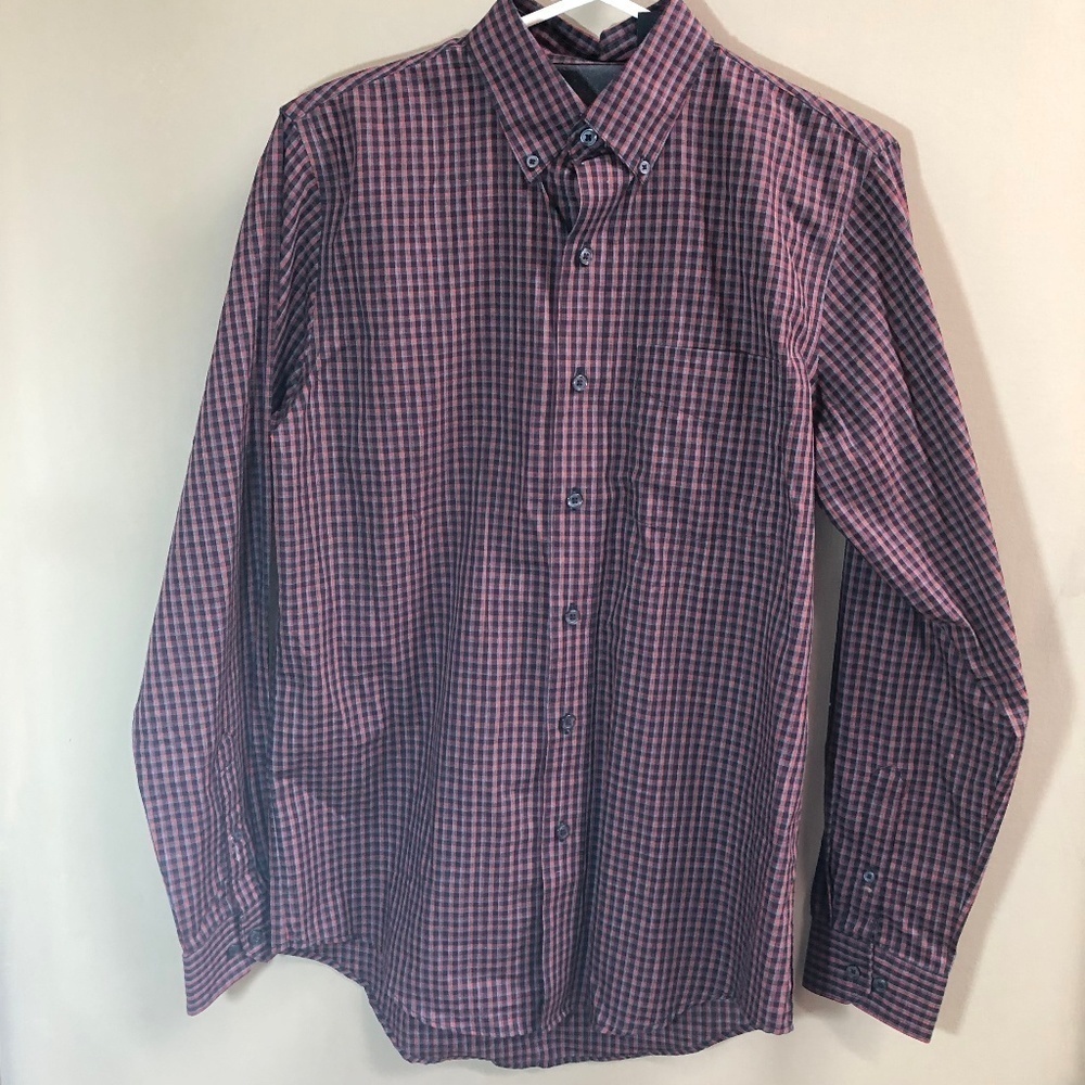Van Heusen Classic Fit Long Sleeve Shirt Small